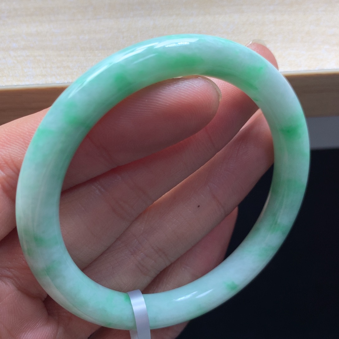 未镶嵌手镯翡翠手镯