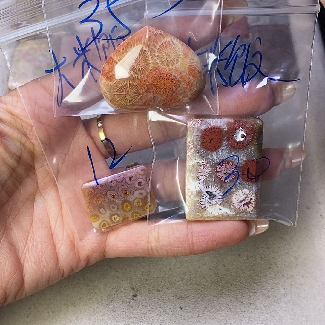 查罗石合金颈饰大*饭