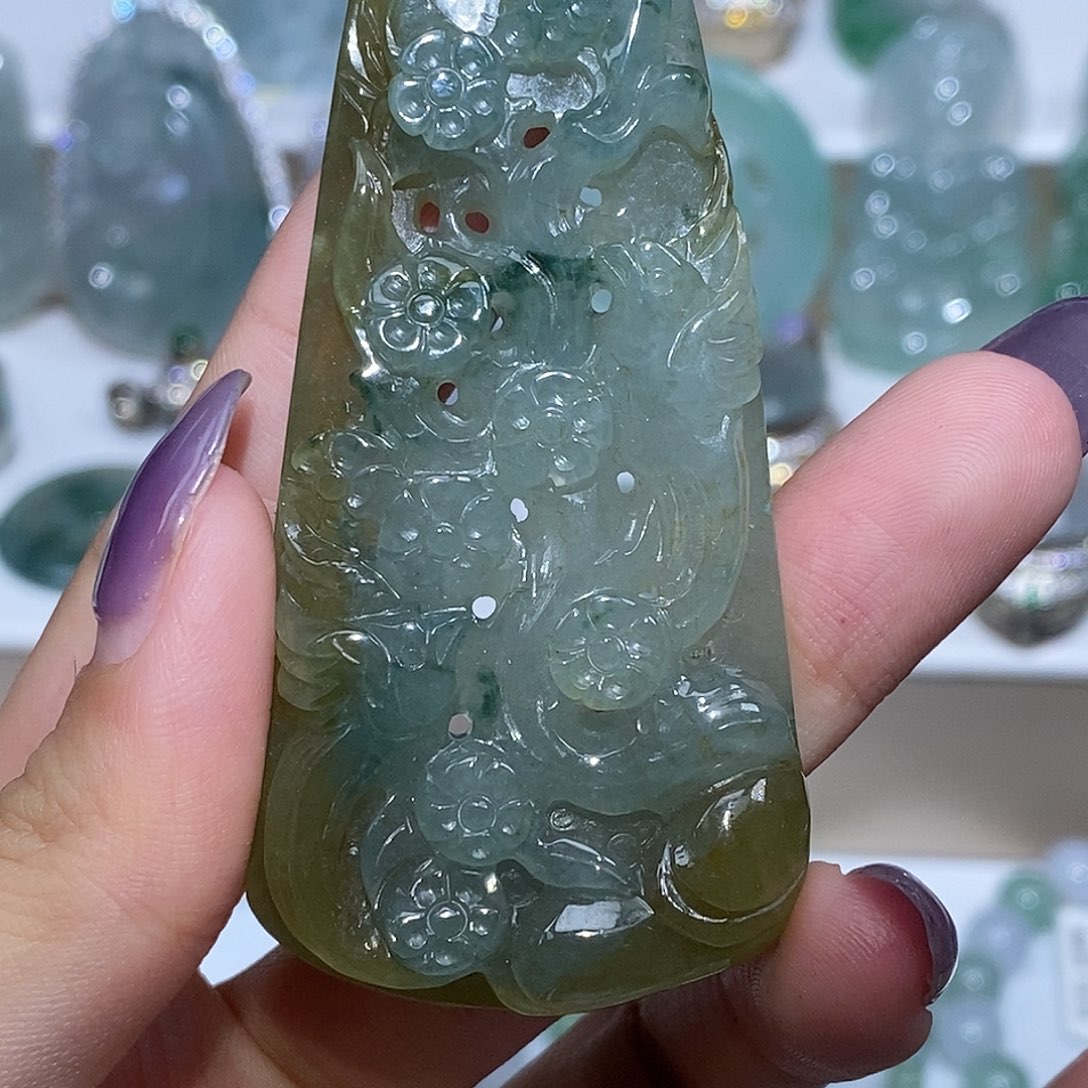 翡翠未镶嵌颈饰翡翠