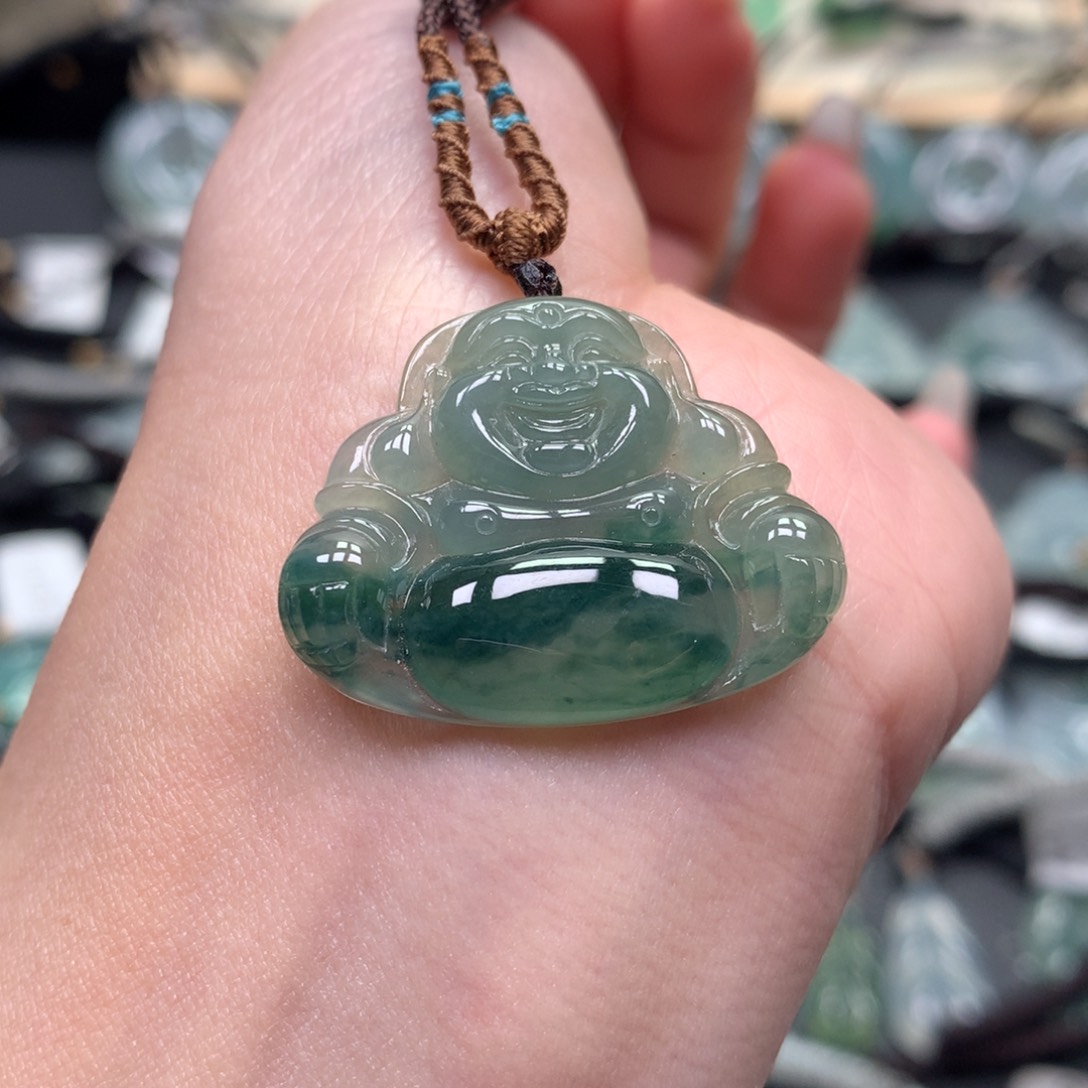 翡翠颈饰未镶嵌佛公