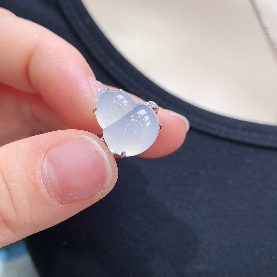 翡翠戒指18K金镶嵌戒指