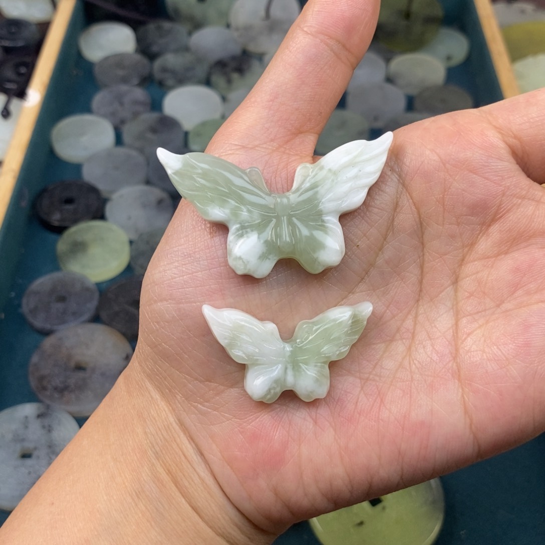 蛇纹石玉颈饰未镶嵌9