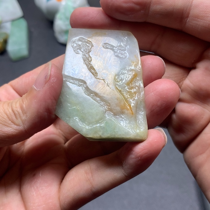 翡翠颈饰未镶嵌翡翠