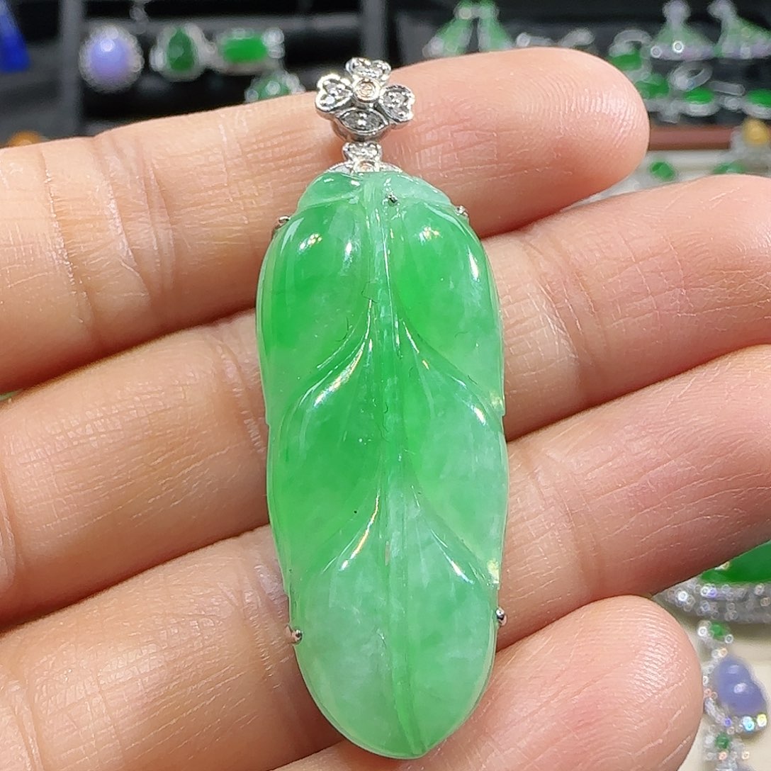 翡翠吊坠(不含链)18K金镶嵌