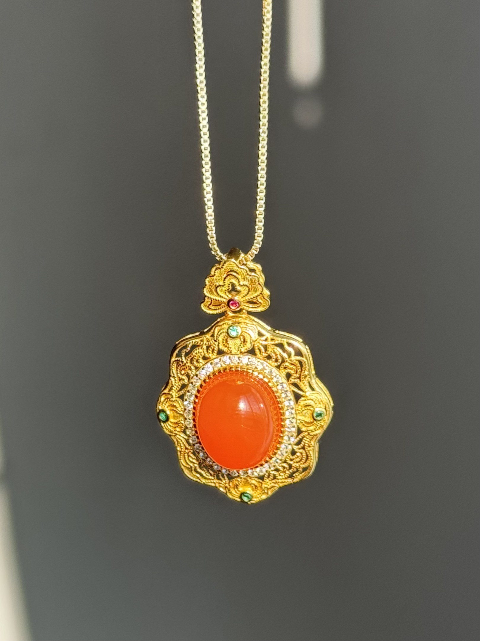 g048川料南红冰红精致银镶吊坠（不含链）