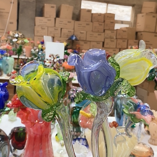 琉璃花瓶高45厘米宽9厘米