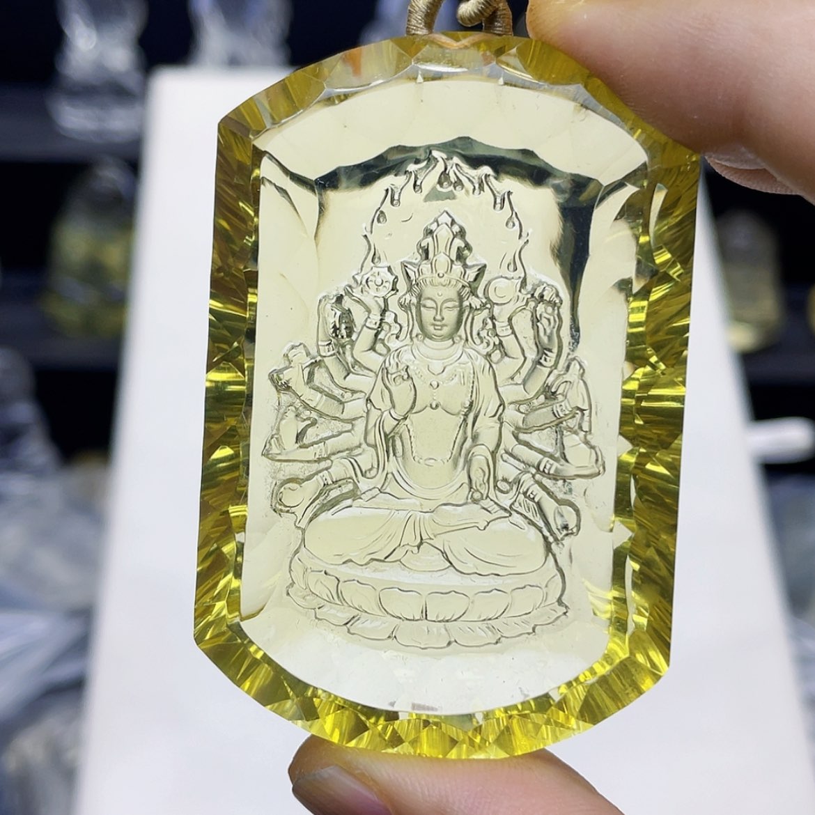 【闪购商品】水晶颈饰未镶嵌万**力黄水晶千禧面千手观音