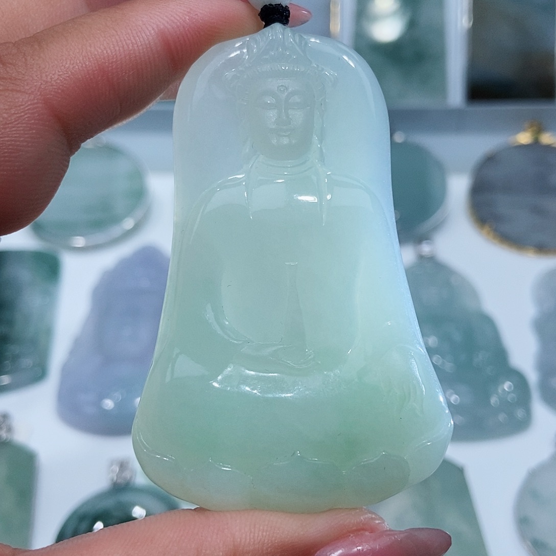 翡翠颈饰未镶嵌缅甸