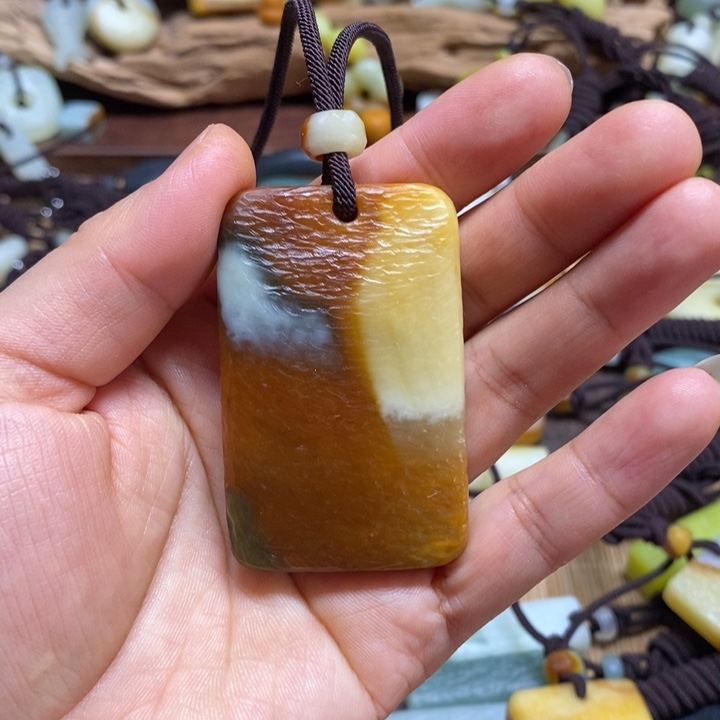 蛇纹石玉未镶嵌挂件猫***星