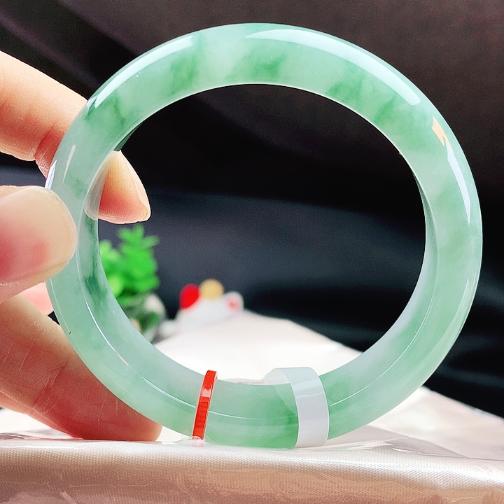 未镶嵌手镯翡翠54冰透绿花