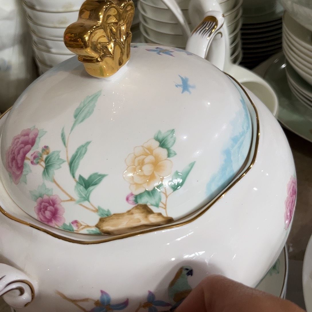 瓷片高级汤锅一个