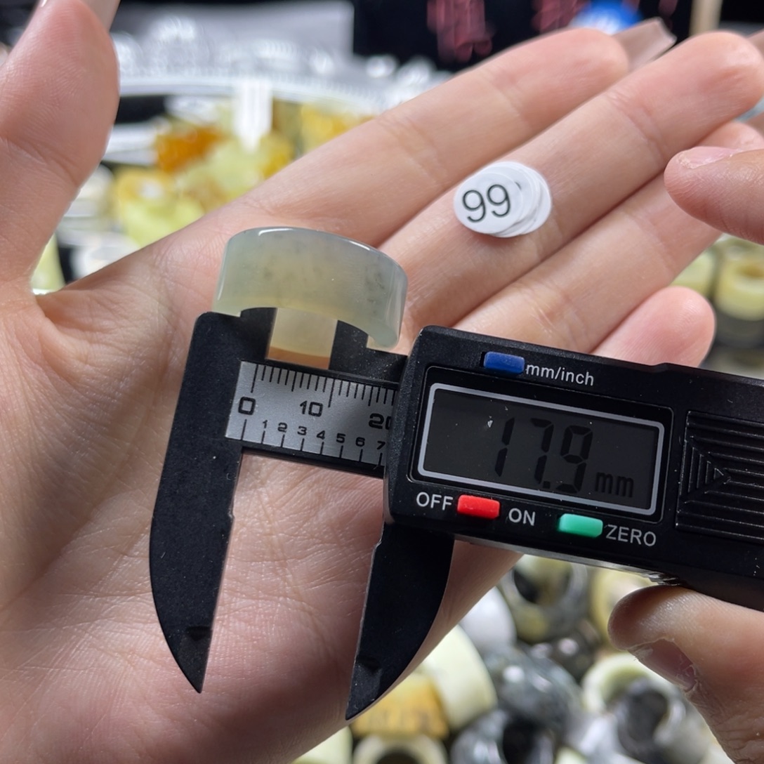 蛇纹石玉未镶嵌戒指