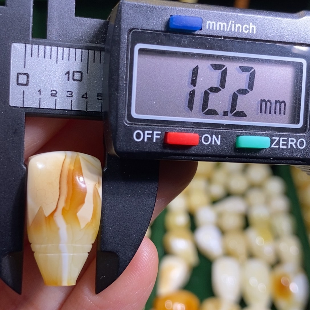 蜜蜡未镶嵌裸石配饰