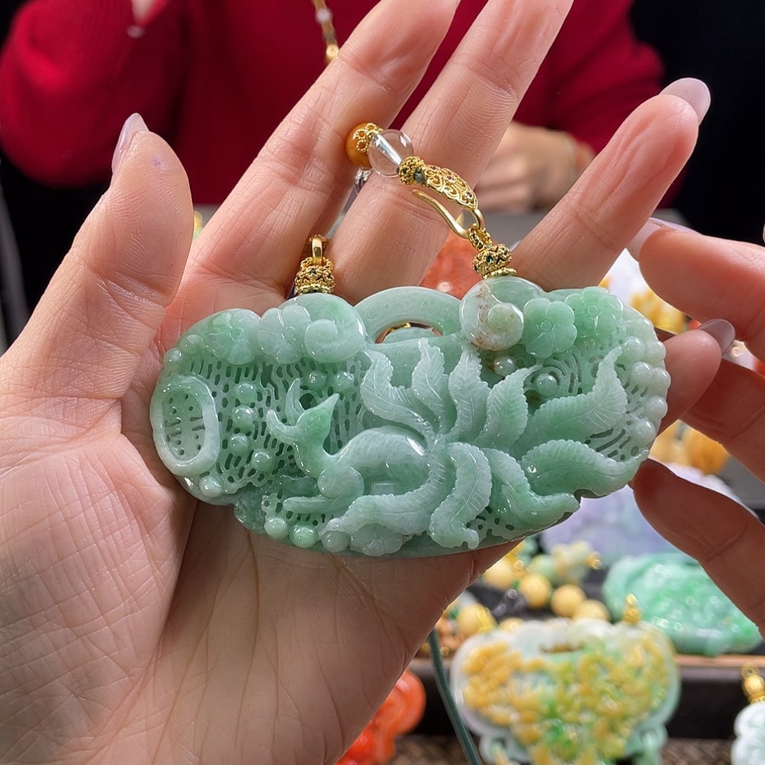 翡翠颈饰未镶嵌代编织