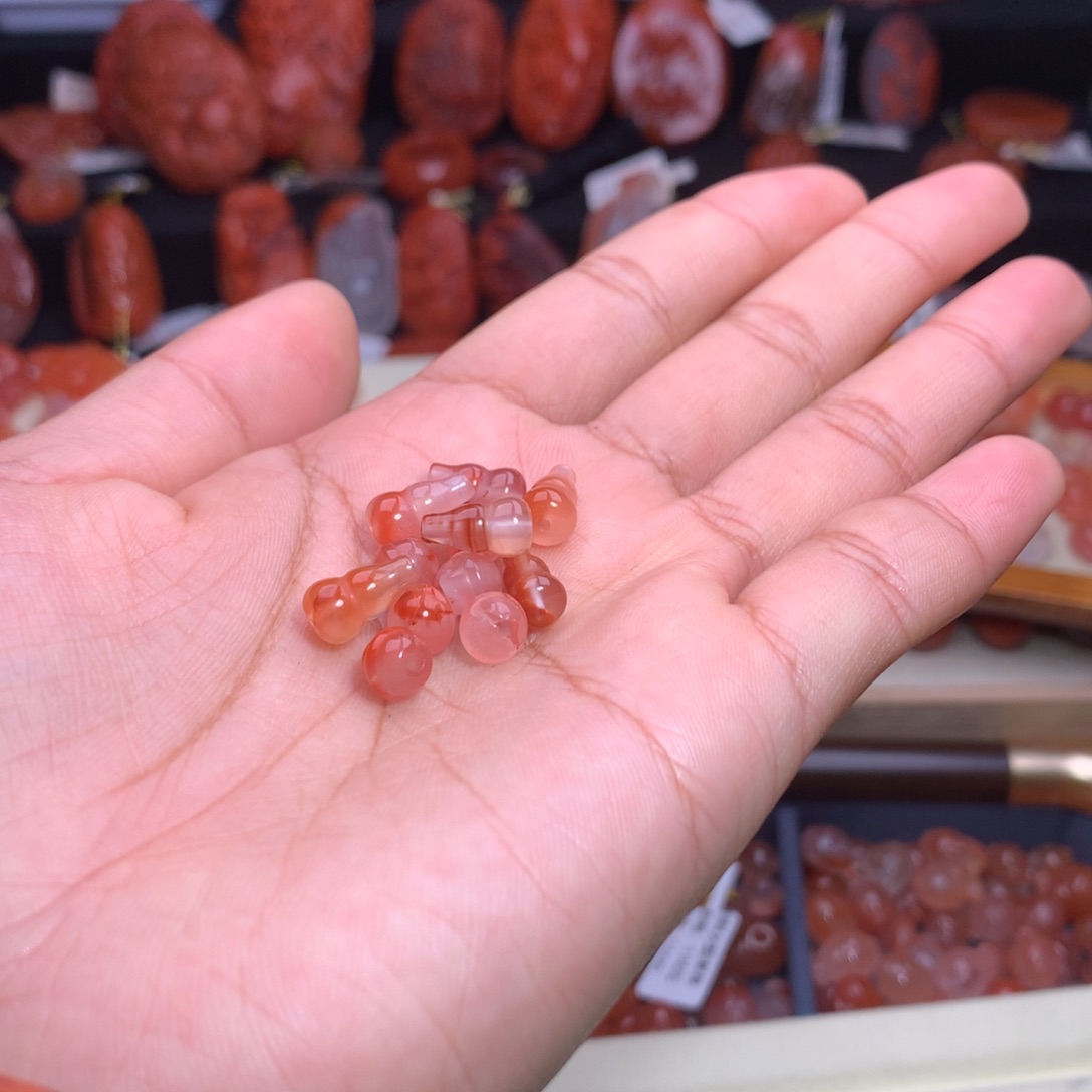 耳***东南红玛瑙未镶嵌珠宝半成品葫芦1