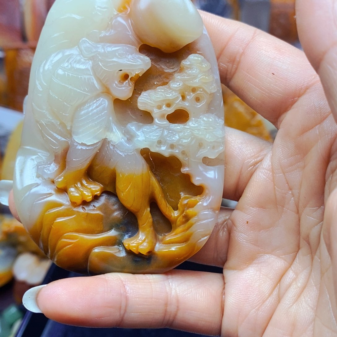 石英质玉未镶嵌颈饰