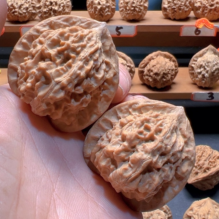 与***行吊坠文玩核桃盘龙纹