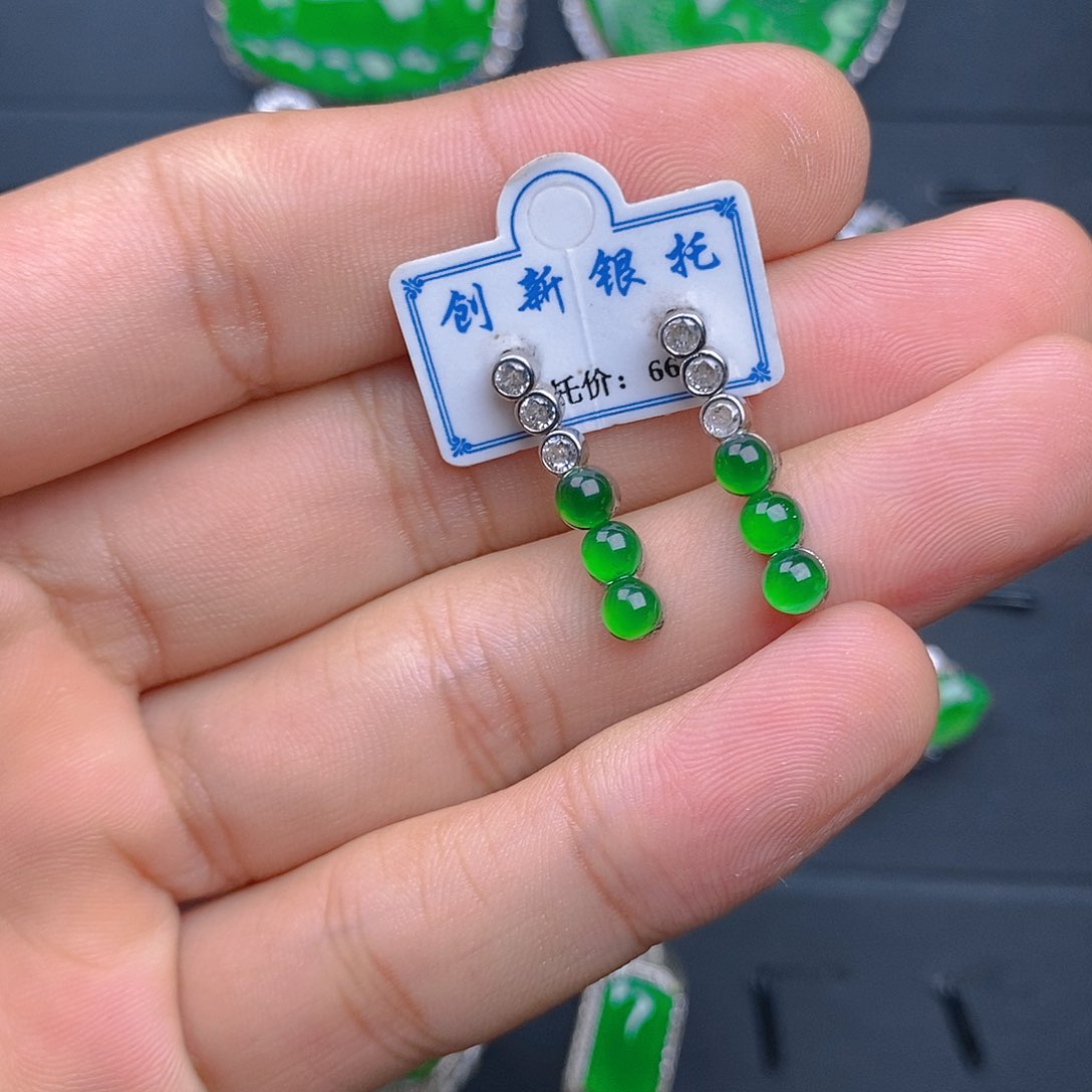 未镶嵌翡翠耳钉耳钉