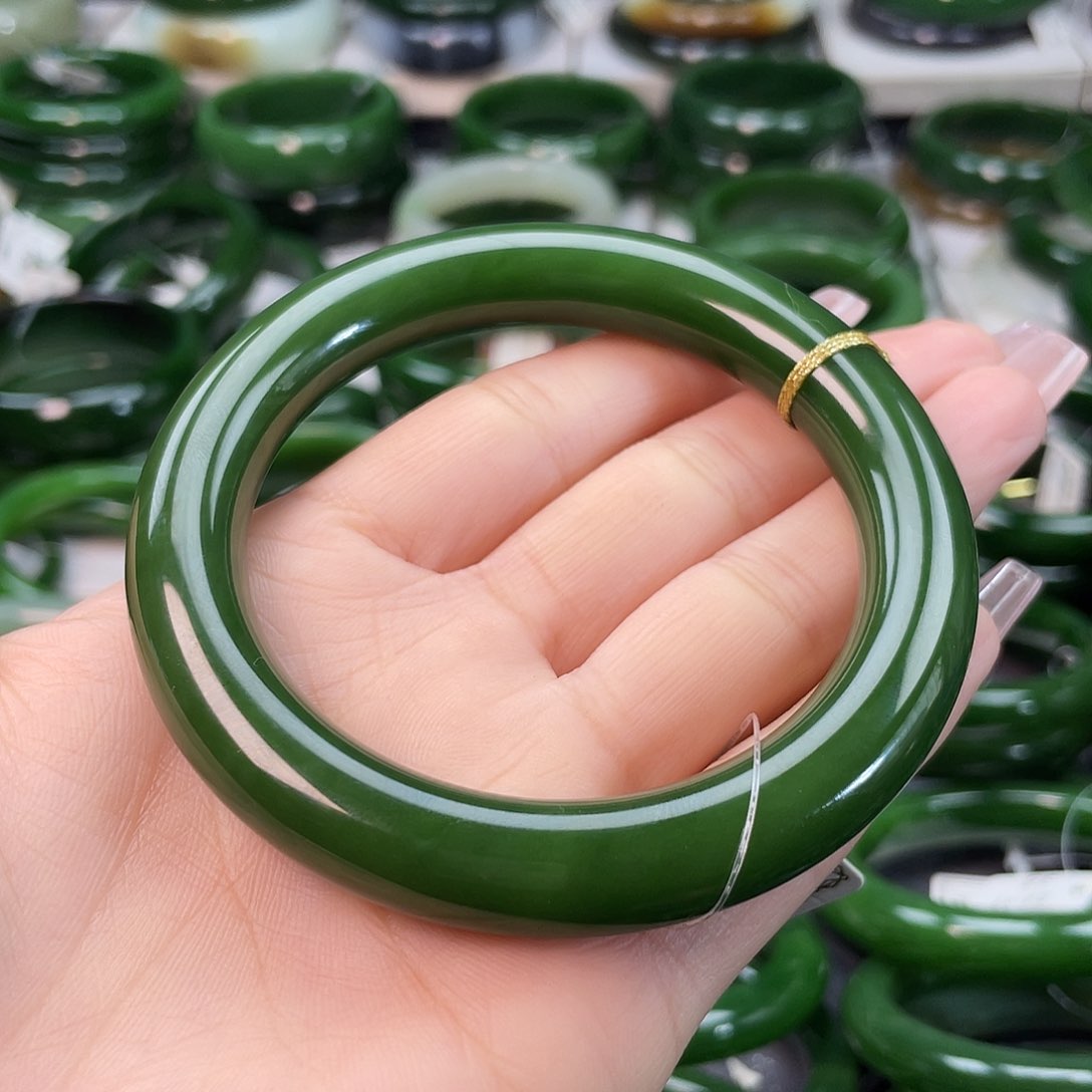 和田玉（碧玉）手镯未镶嵌