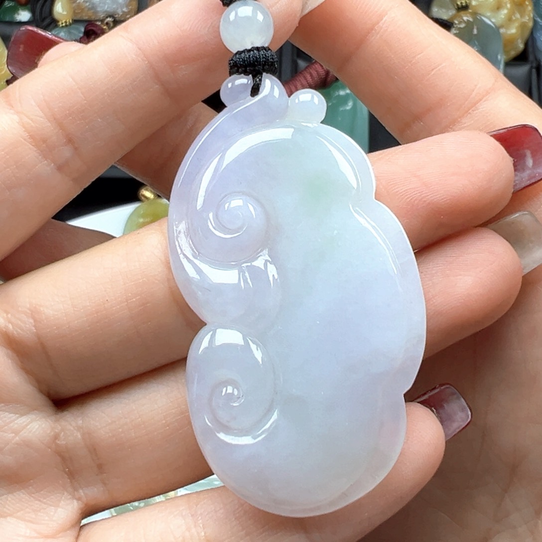 翡翠颈饰未镶嵌如意