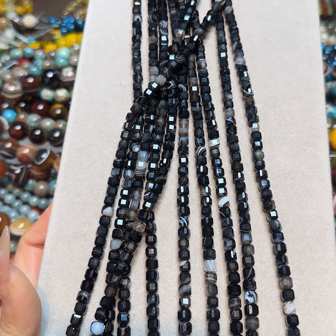 玛瑙/玉髓合金珠宝半成品5mm黑玛瑙方糖一条