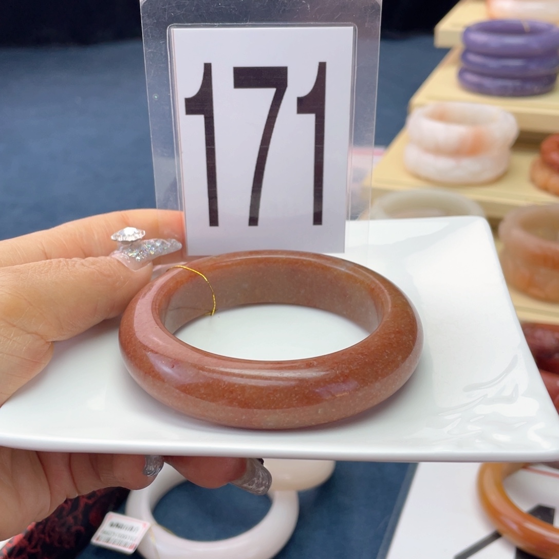 石英岩玉未镶嵌手镯