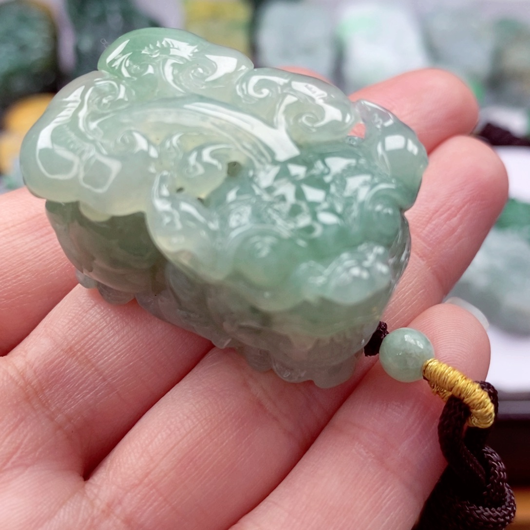 翡翠颈饰未镶嵌翡翠