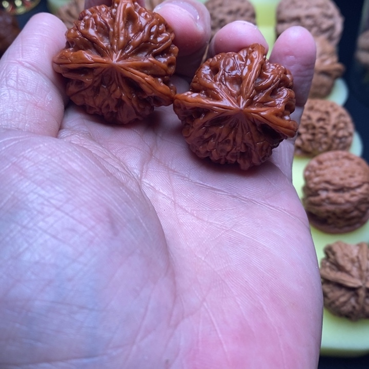 把件文玩核桃?*玉玺三棱