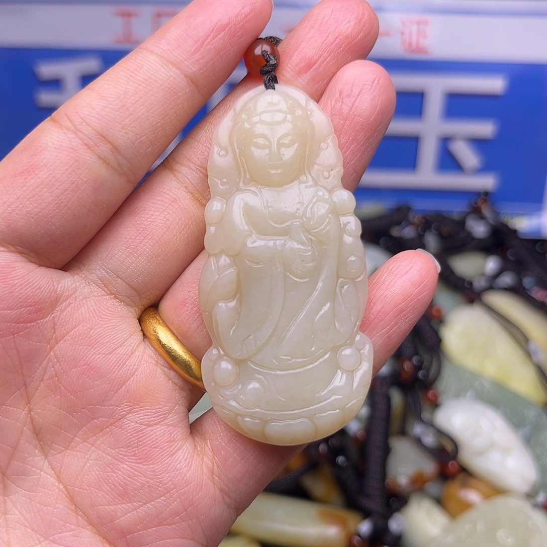 和田玉未镶嵌颈饰