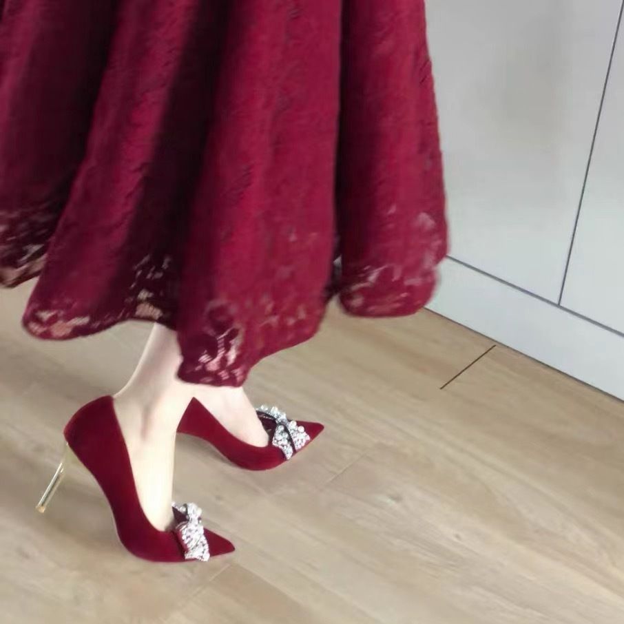 中式婚鞋女2025年新款酒红色高跟鞋不累脚秀禾婚纱两穿新娘鞋