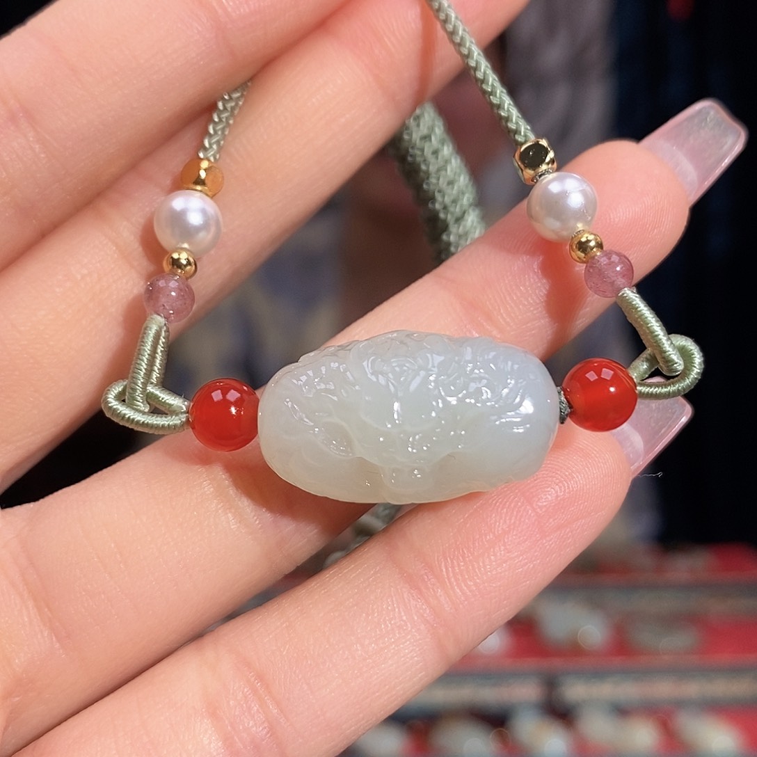 和田玉颈饰未镶嵌