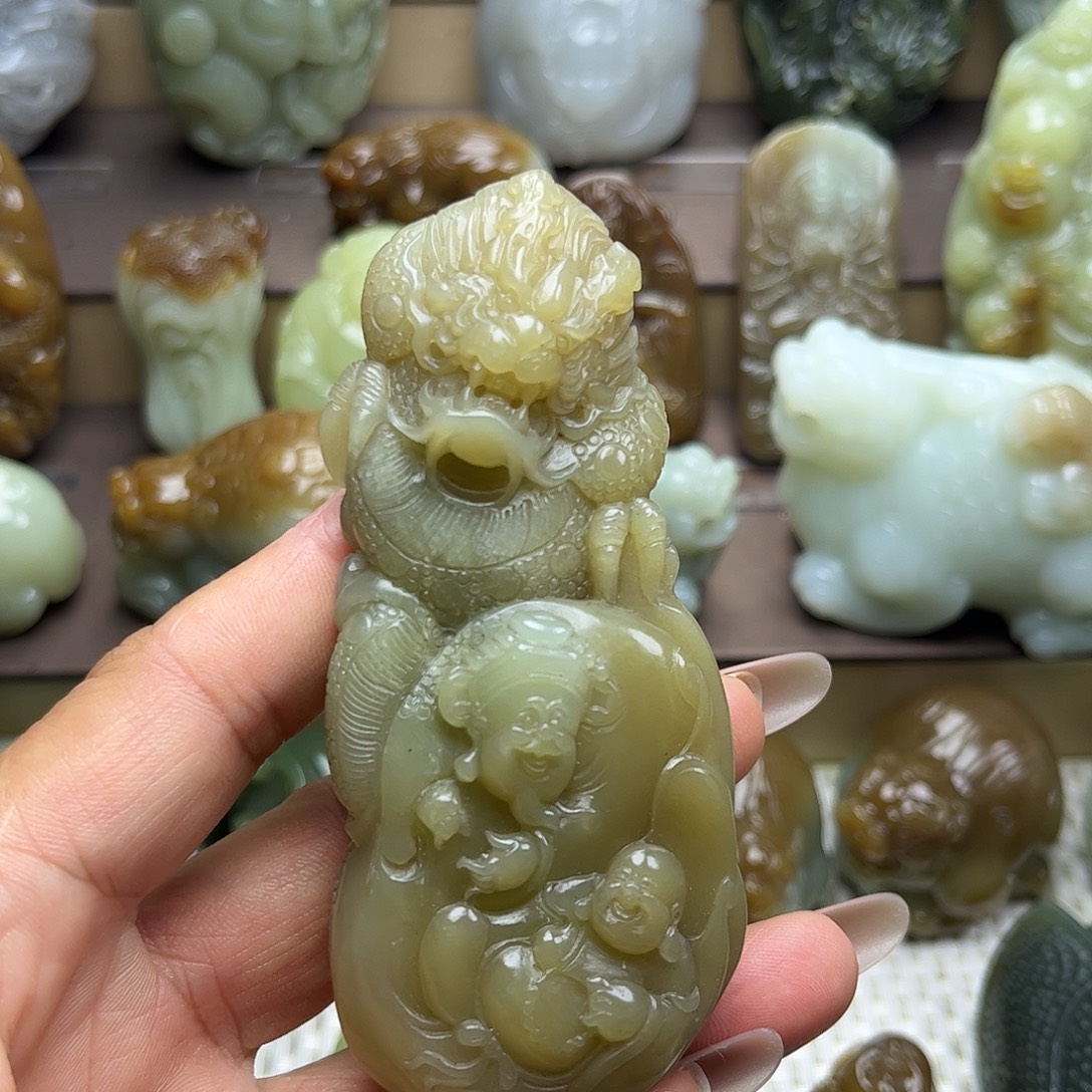 和田玉未镶嵌挂件