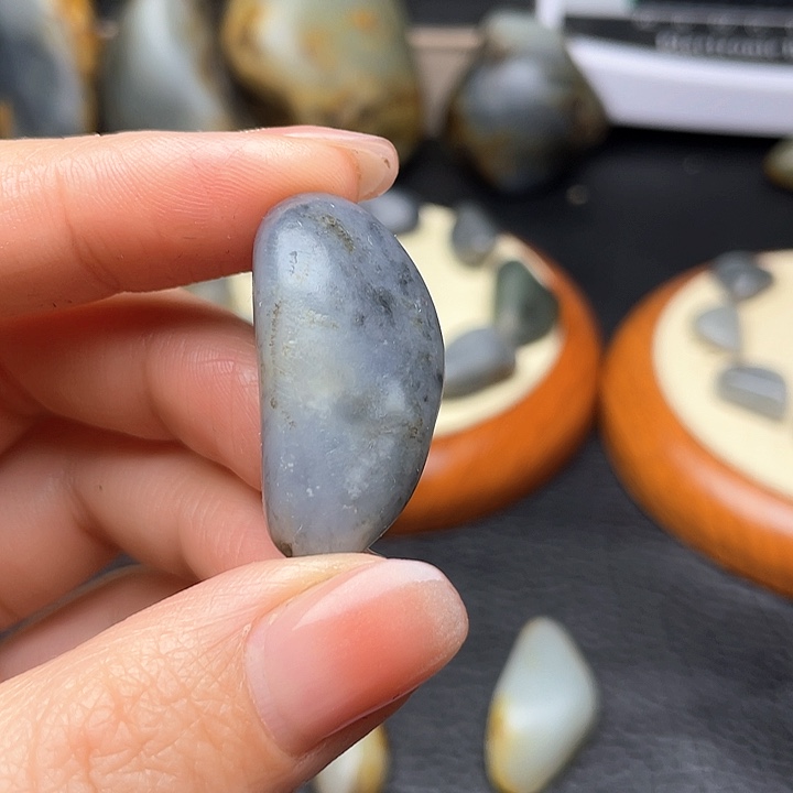 和田玉颈饰未镶嵌12