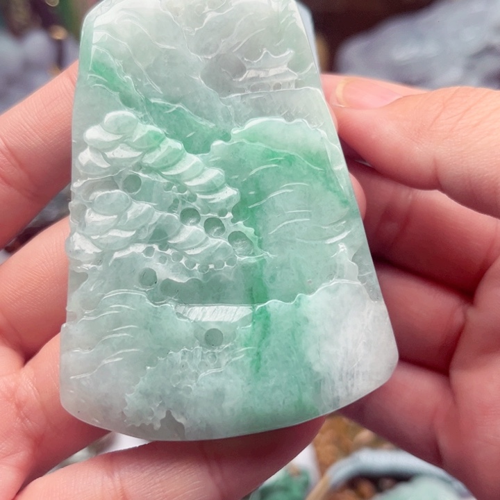 翡翠未镶嵌颈饰挂件