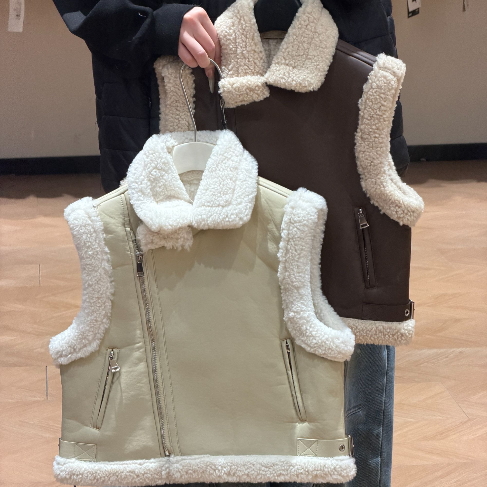 2025冬季加厚儿童皮马甲-0214