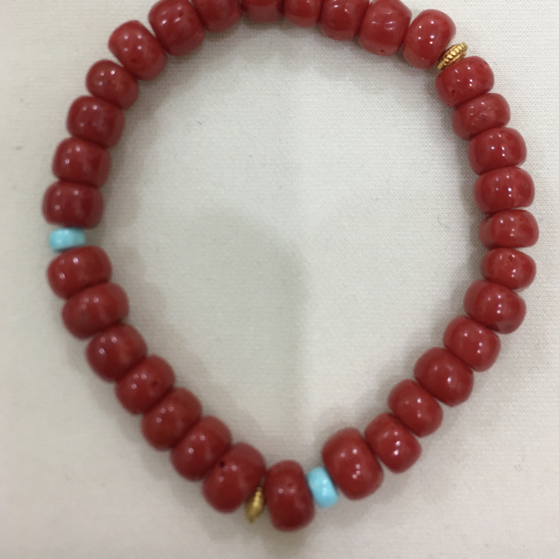 红珊瑚沙丁手串搭配绿松