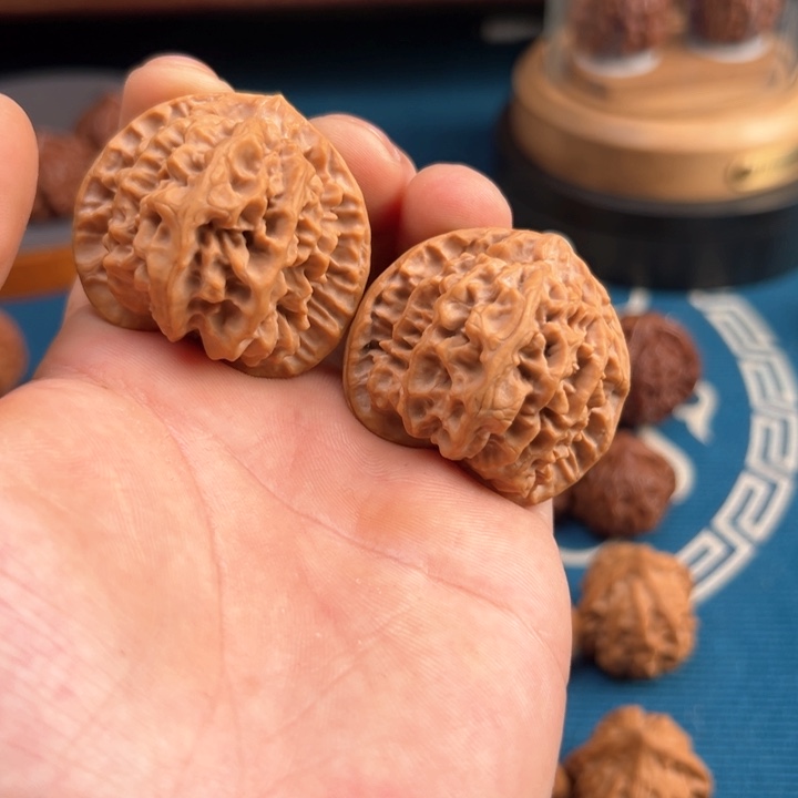 桃核吊坠海**用野生京巴狗