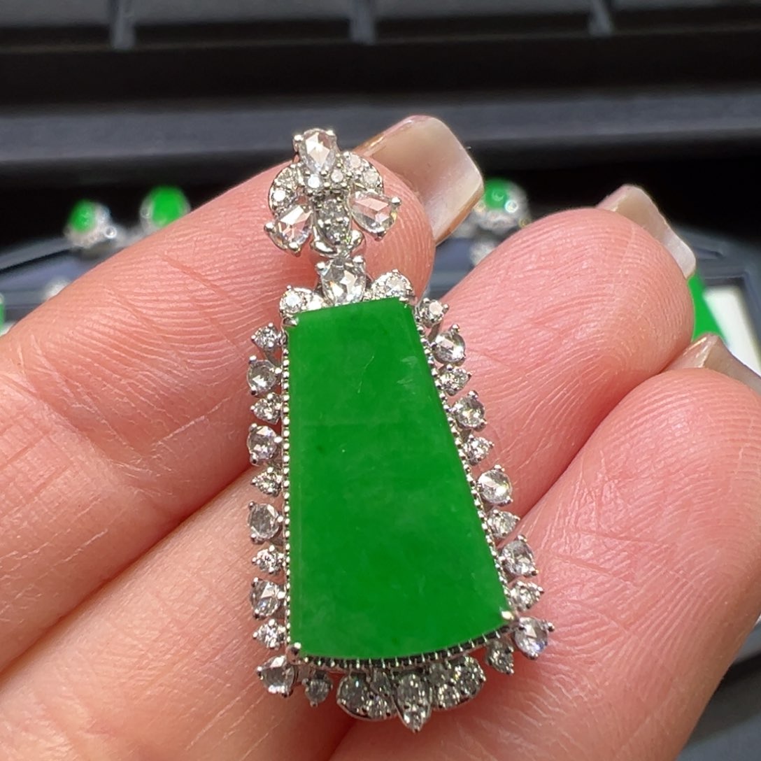 翡翠颈饰18K金镶嵌收到货48小时鉴赏期