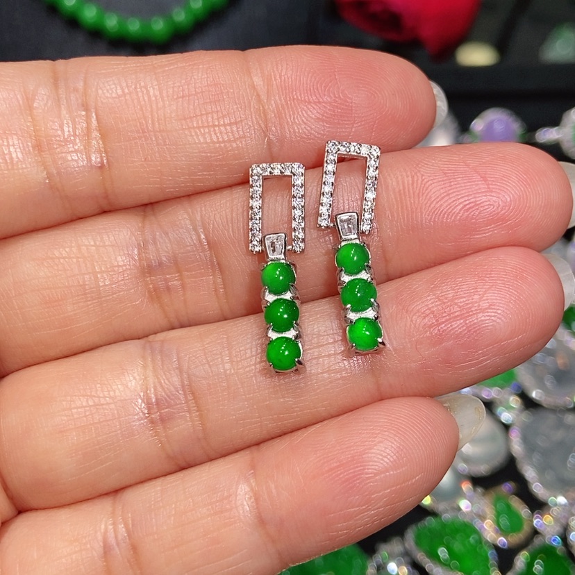 【闪购商品】翡翠耳饰未镶嵌天然翡翠