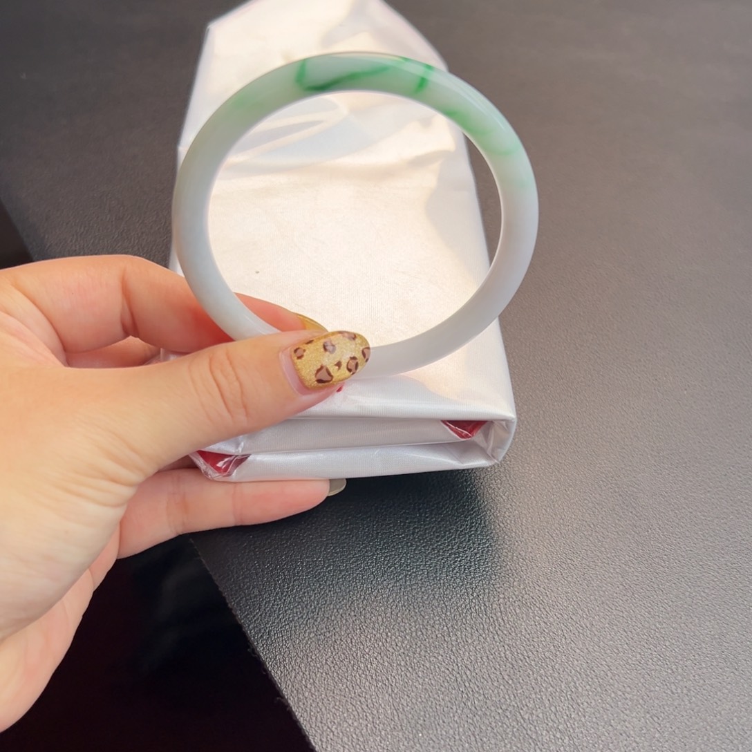 翡翠未镶嵌手镯57