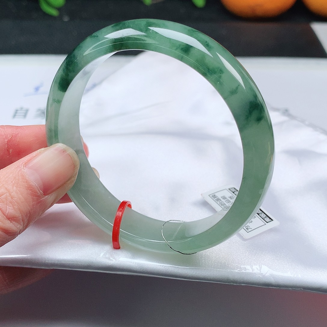 翡翠手镯未镶嵌57圈