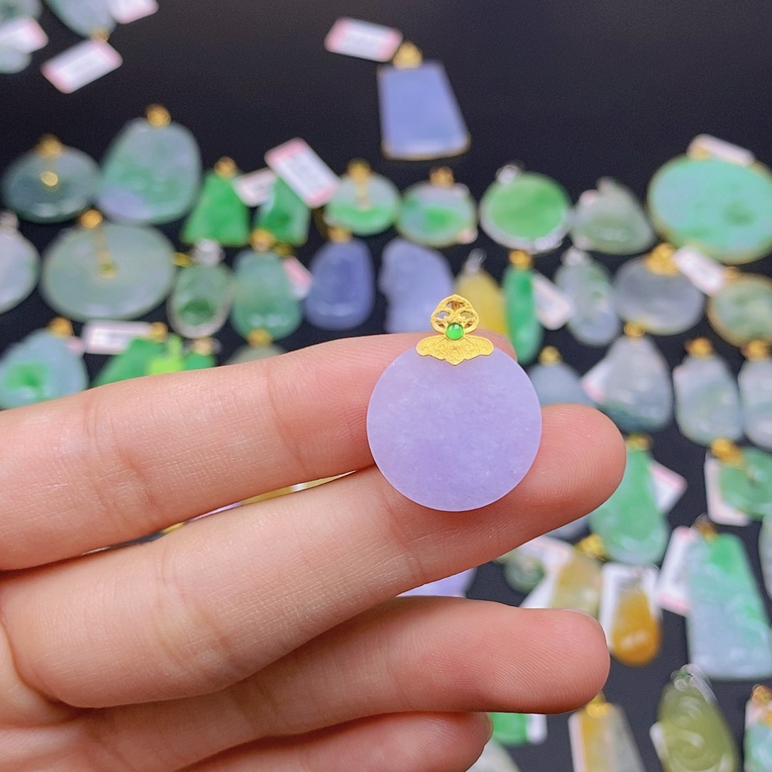 翡翠颈饰18K金镶嵌翡翠