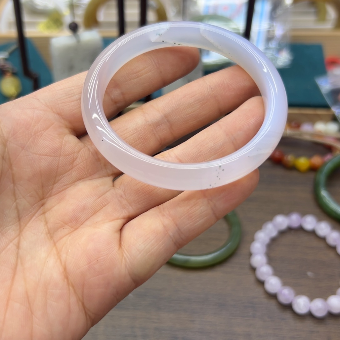 玛瑙/玉髓未镶嵌手镯56.7圈围815