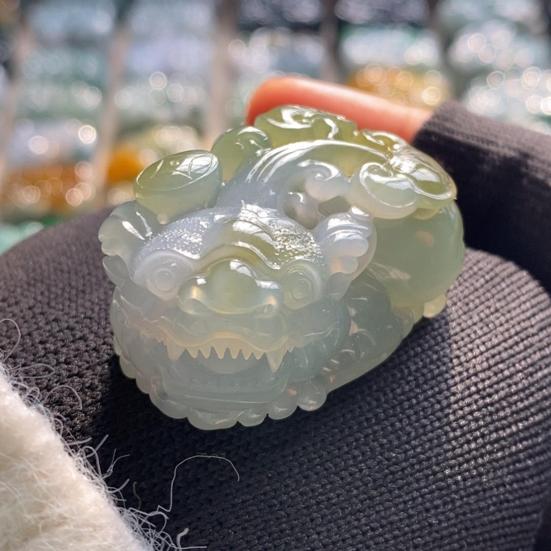 翡翠未镶嵌颈饰天然翡翠貔貅吊坠