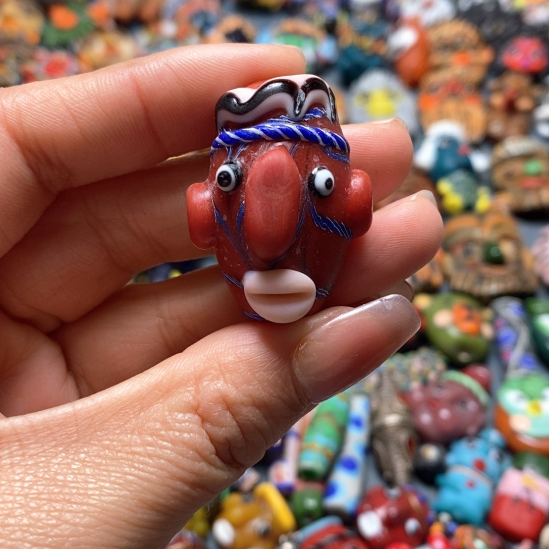 琉璃颈饰印度尼西亚粉色嘴巴