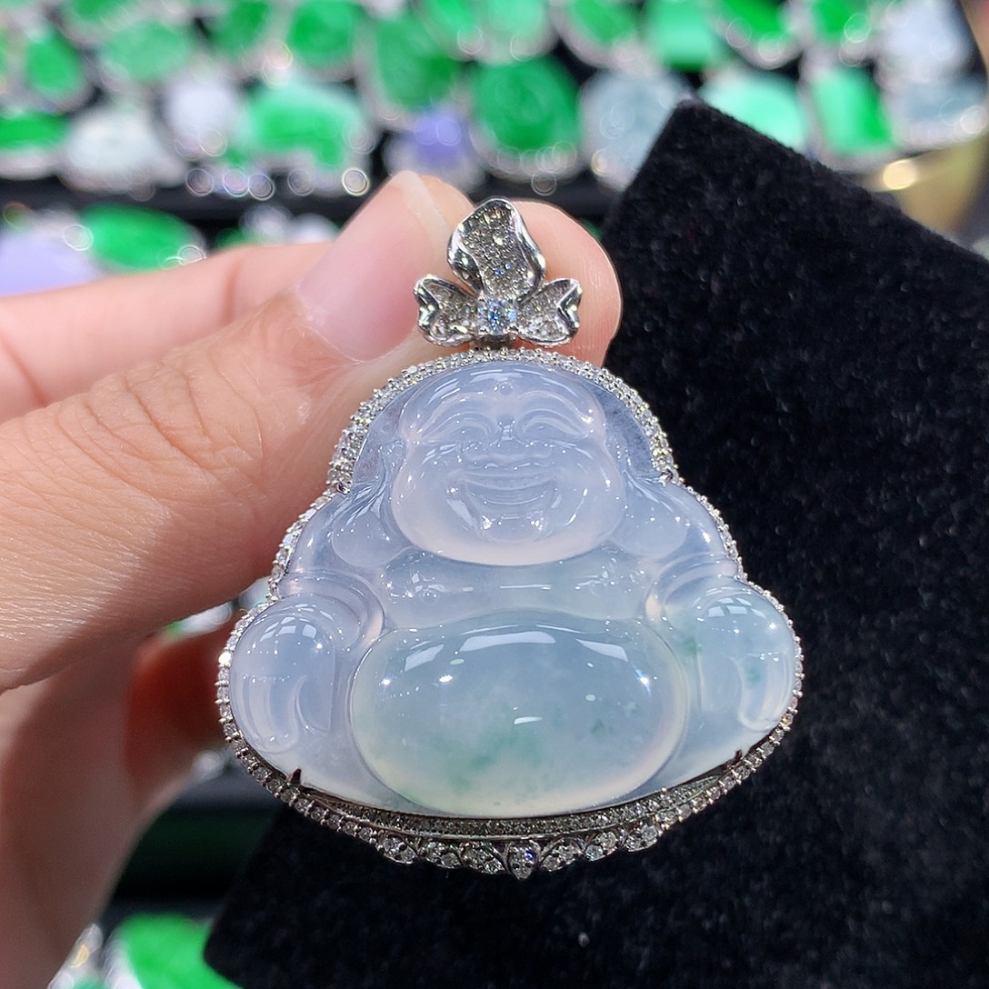 翡翠18K金镶嵌颈饰