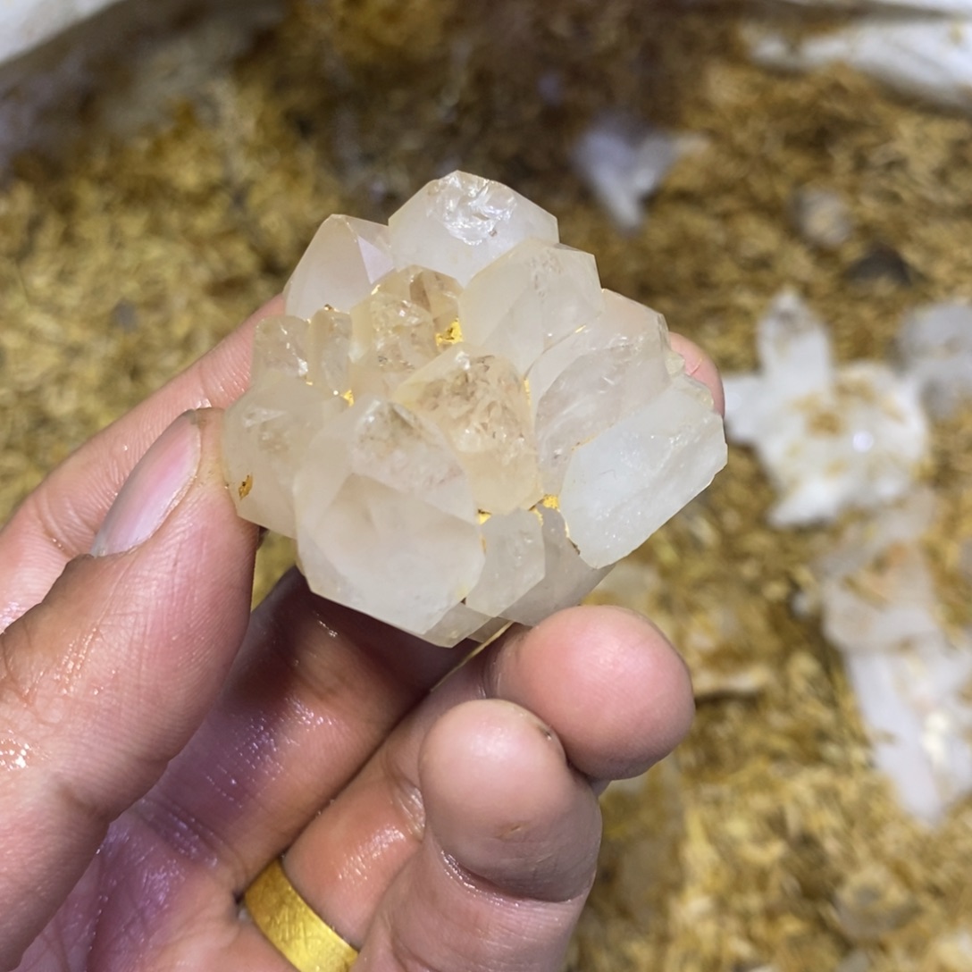 水晶原石摆件未镶嵌水晶