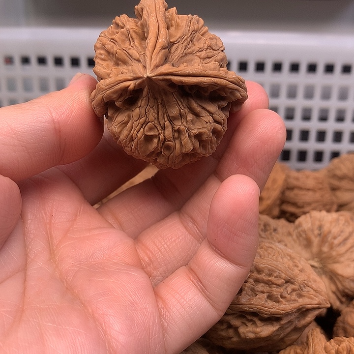但***…文玩核桃吊坠文玩核桃