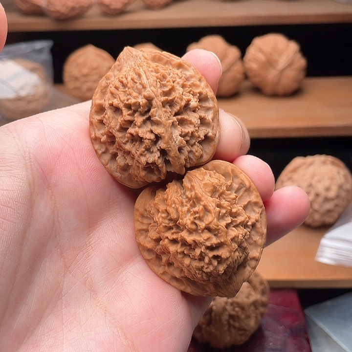 吊坠文玩核桃39全品毕业红皮珊瑚满天星