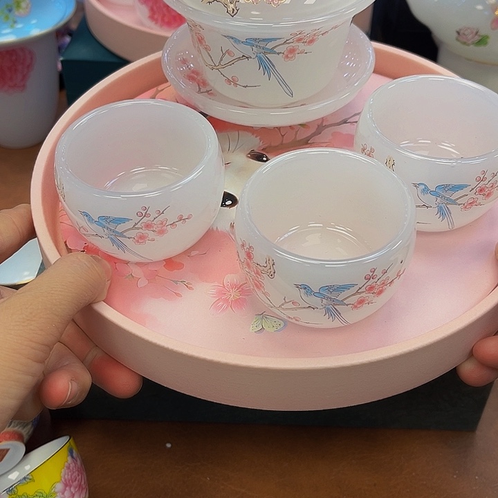 段泥茶杯吧啦吧啦的说了